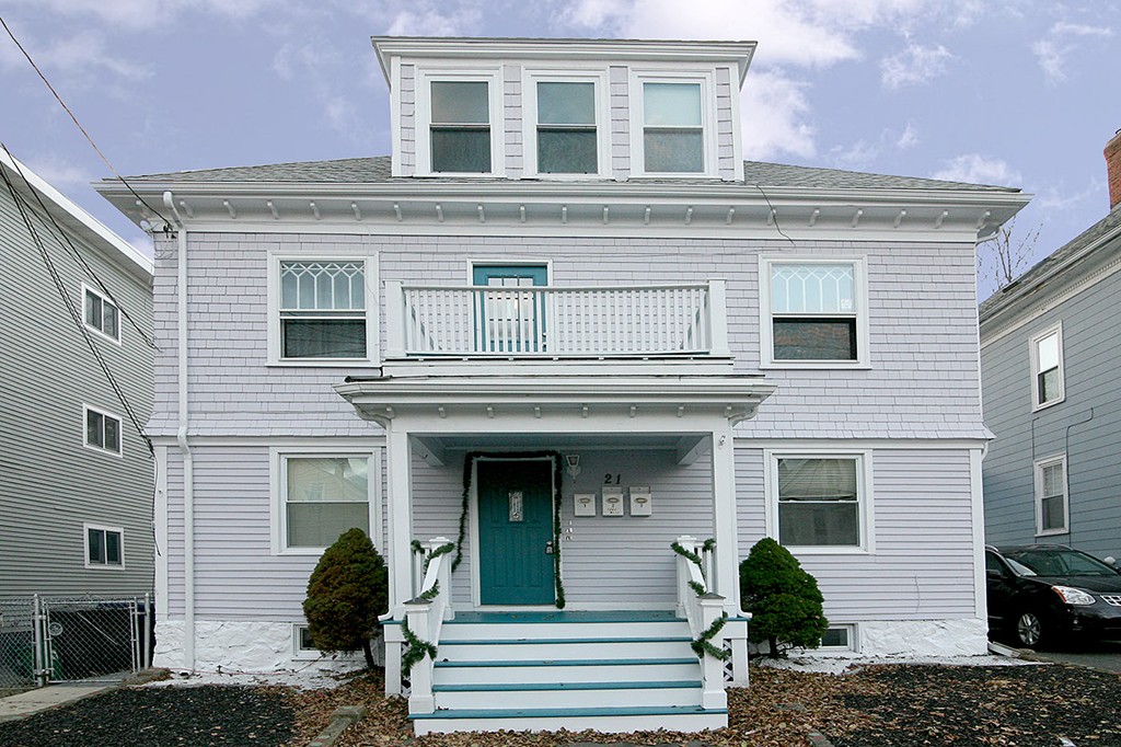 21 Dunlap Street, Unit 3 Salem, MA 01970 - Photo 1 of 11