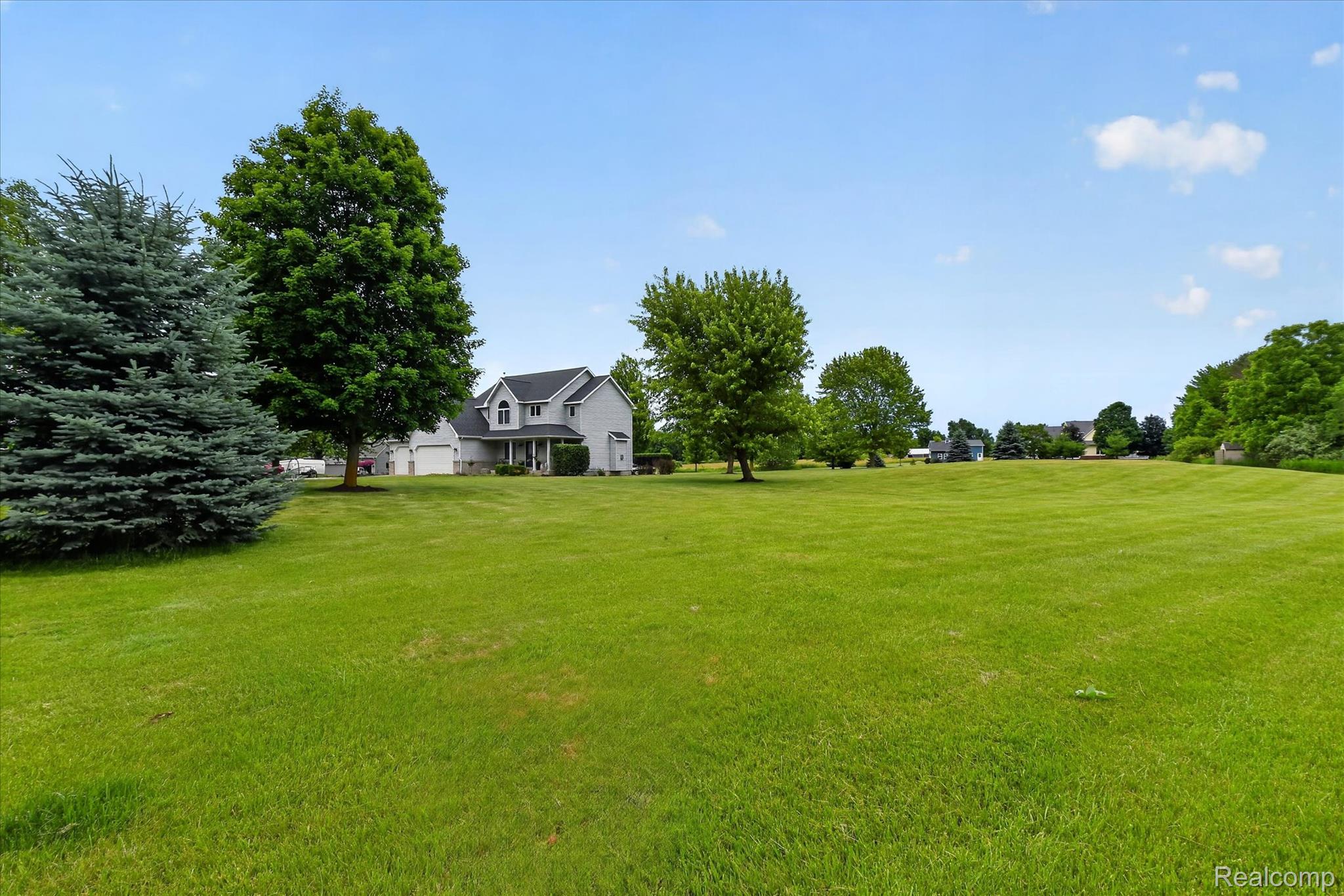 7040 McGuire Road Fenton, MI 48430 - Photo 37 of 43 51-7040-McGuire-Rd-Fenton-WindowStill.jpg