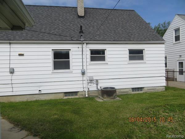 25286 Hayes Road Roseville, MI 48066 - Photo 15 of 15 rear view.jpg