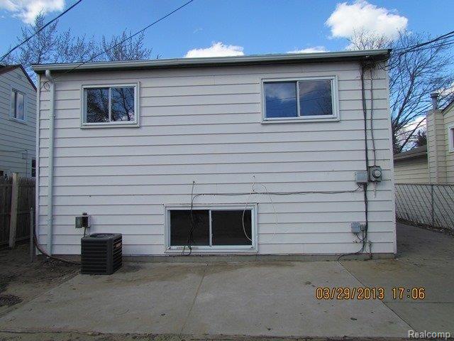 2432 Stephens Road Warren, MI 48091 - Photo 6 of 15 STEPHENS INITIAL12.jpg
