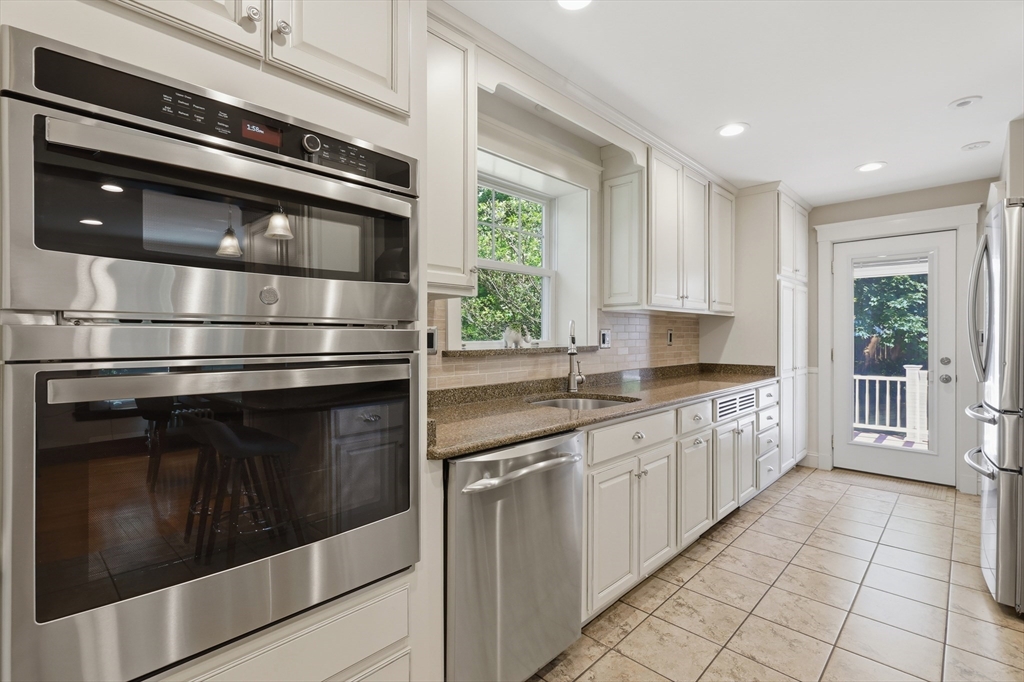 6 Findlay Street Wakefield, MA 01880 - Photo 16 of 40