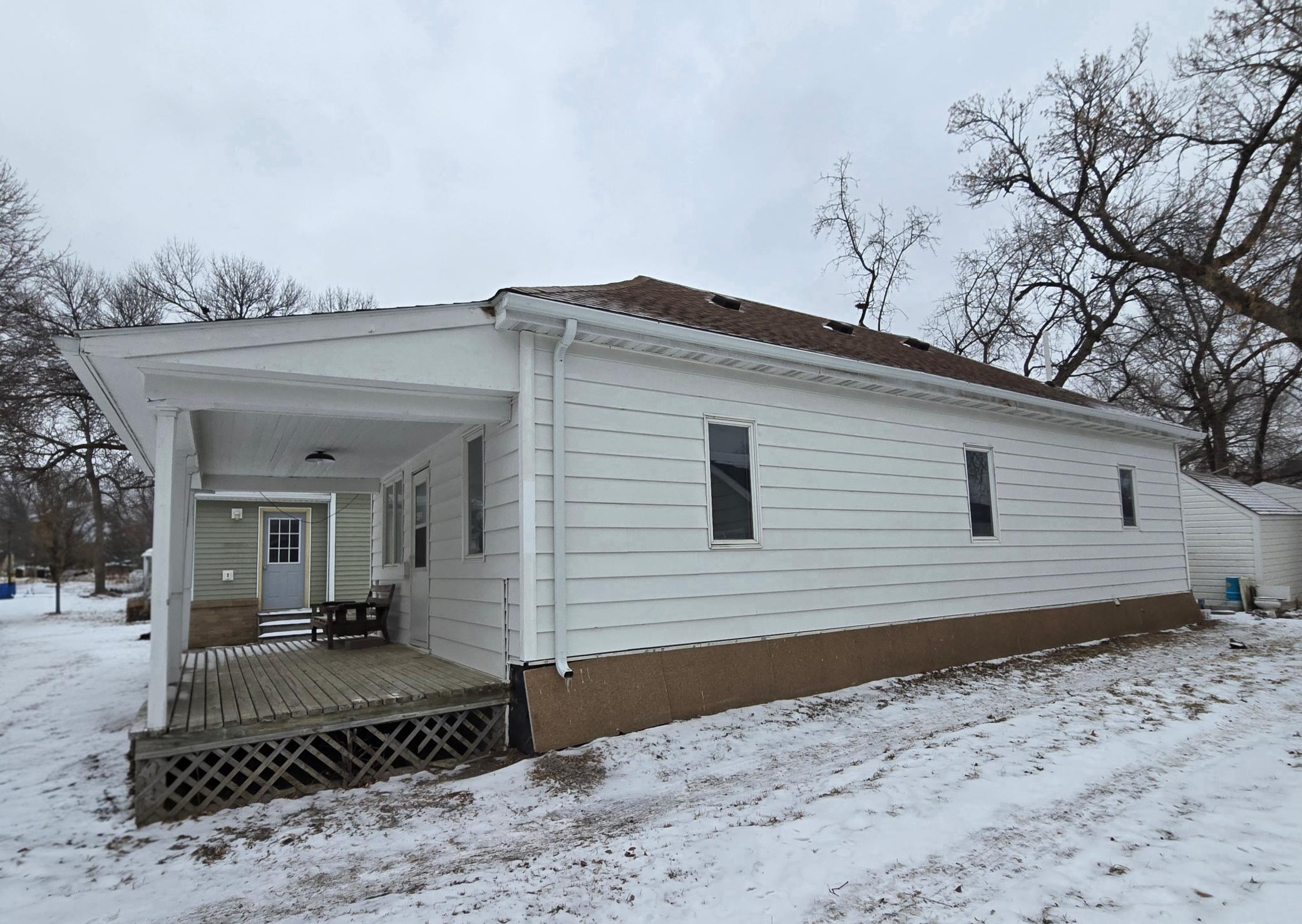 418 3rd Street Southwest Pipestone, MN 56164 - Photo 3 of 32