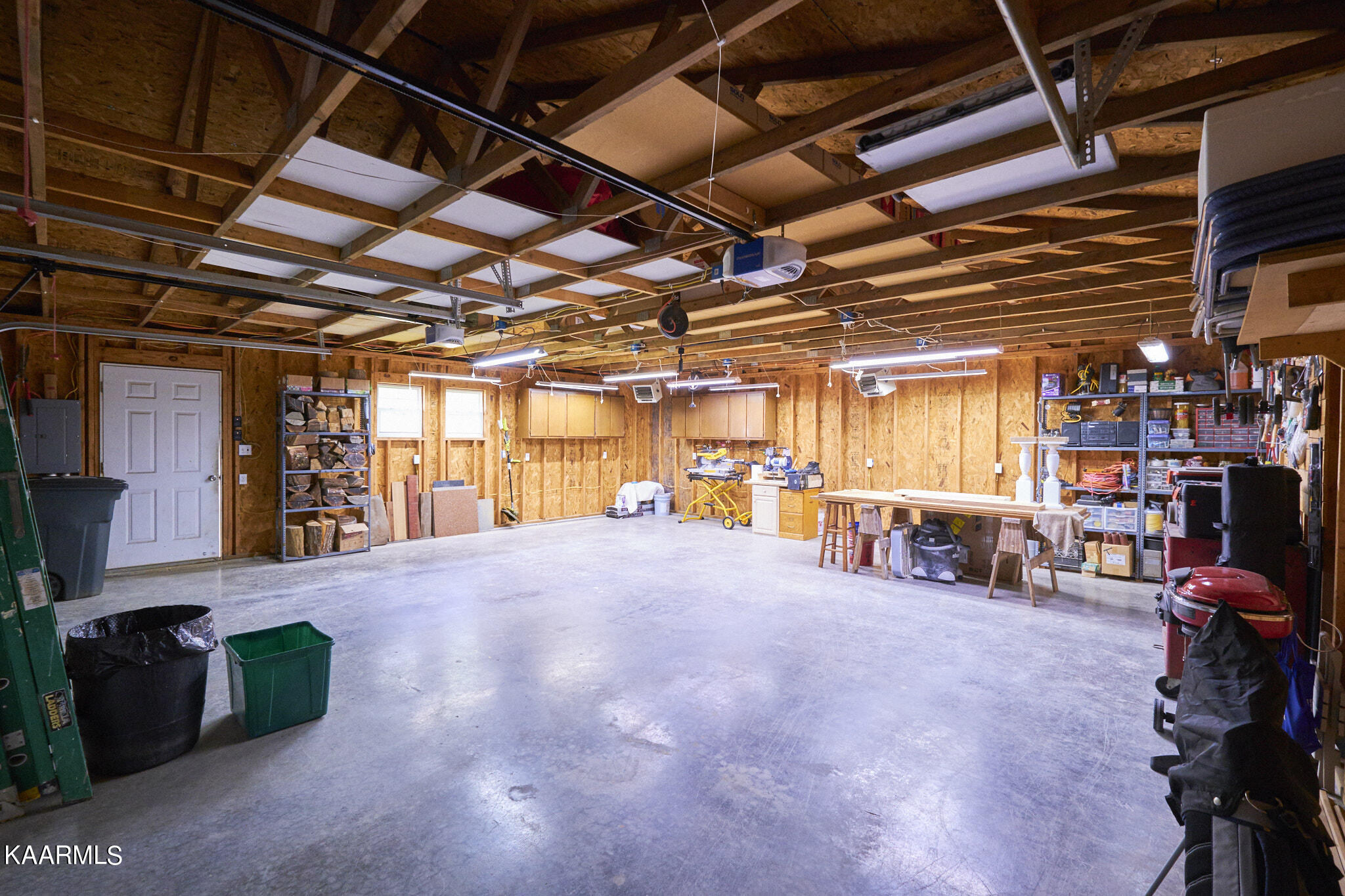 7119 Spurlin Road Knoxville, TN 37918 - Photo 30 of 36 Garage