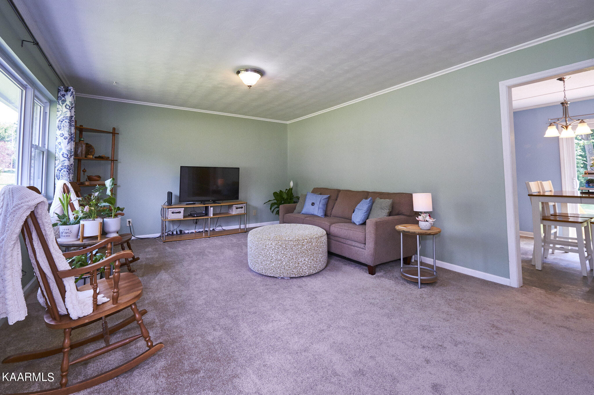 7119 Spurlin Road Knoxville, TN 37918 - Photo 4 of 36 Living Room