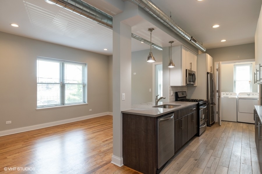 641 East 49th Street, Unit 3 Chicago, IL 60615 - Photo 4 of 6