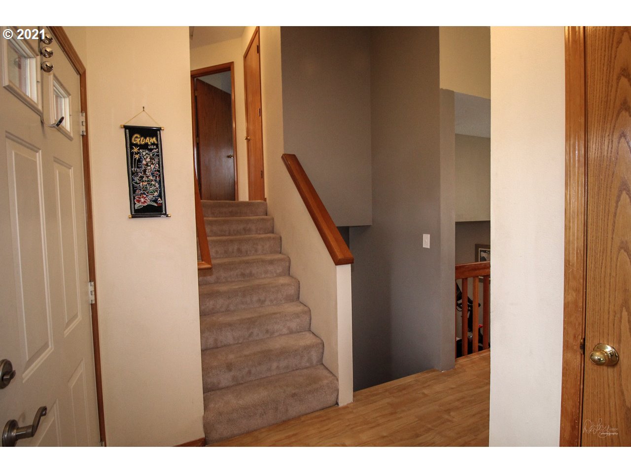 16758 Southwest Hargis Road Beaverton, OR 97007 - Photo 10 of 29 Gallery Image 10