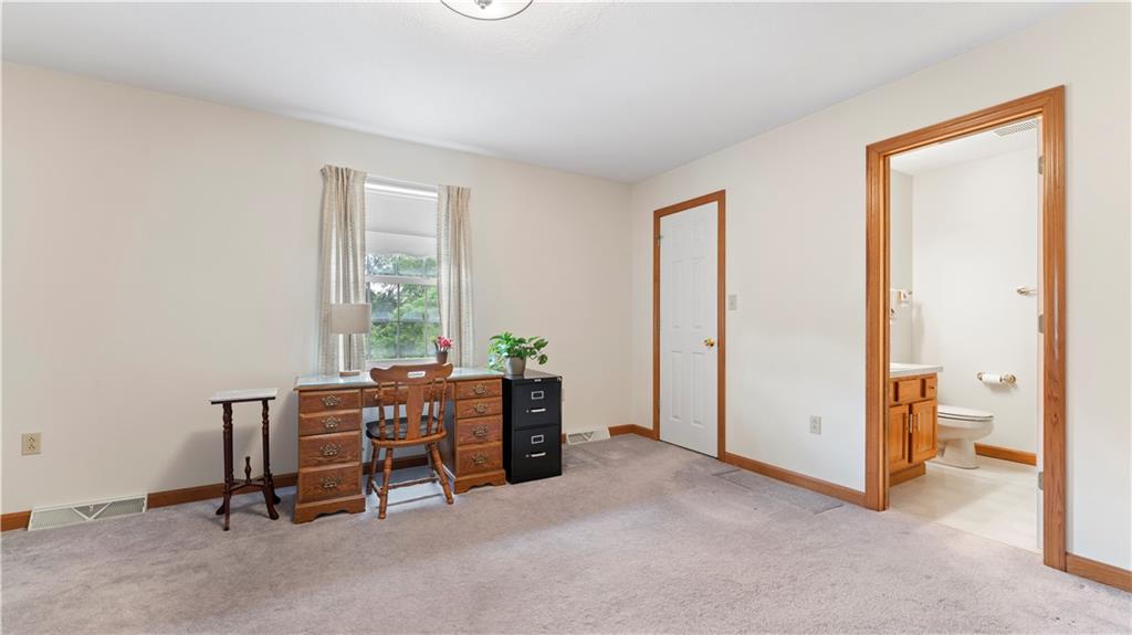113 East Country Barn Road Houston, PA 15342 - Photo 15 of 23 Gallery Image 15