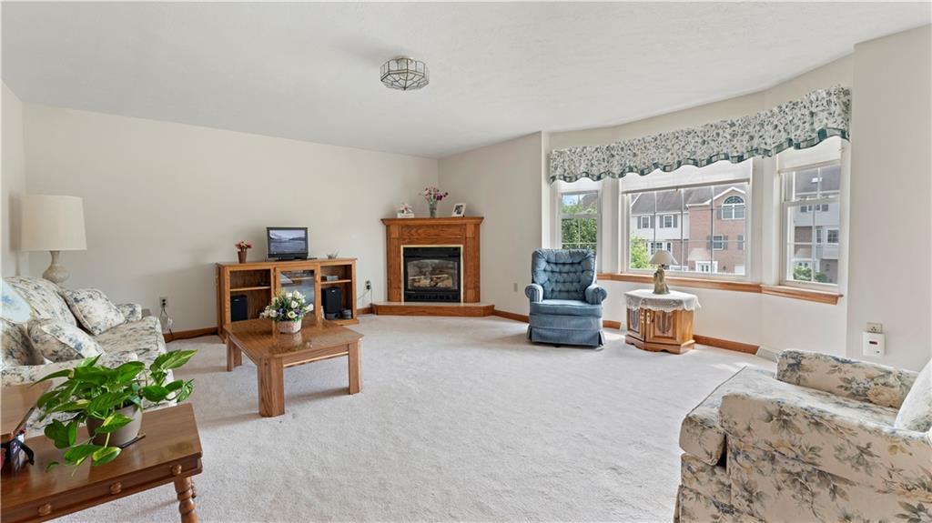 113 East Country Barn Road Houston, PA 15342 - Photo 8 of 23 Gallery Image 8