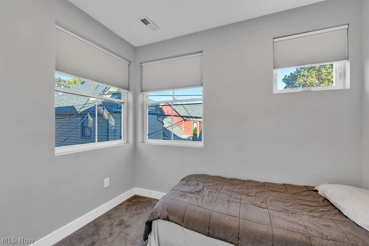 2702 Bridge Avenue Cleveland, OH 44113 - Photo 20 of 39