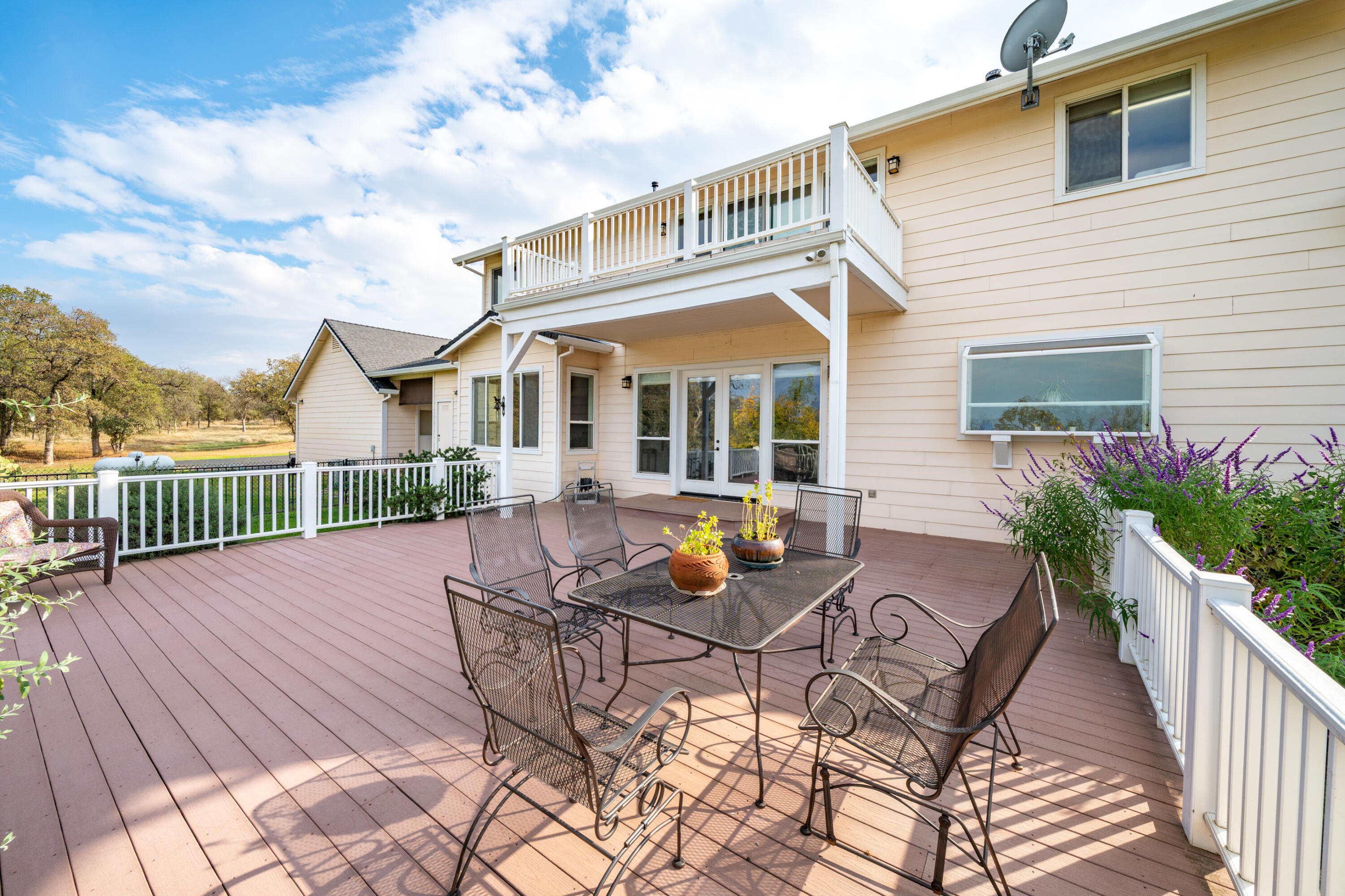 8180 Whispering Oaks Road Redding, CA 96002 - Photo 57 of 100 PATIO AREAS