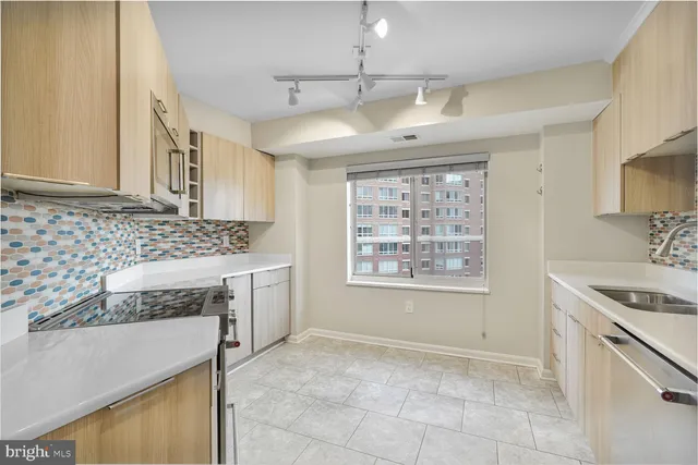 $799,000 | 2151 Jamieson Avenue, Unit 809, Alexandria, VA 22314