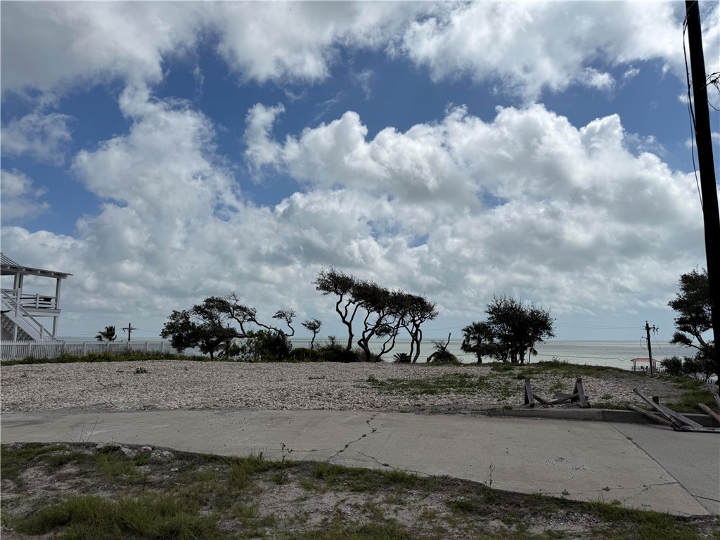 102 Bay Road Rockport, TX 78382 - Photo 5 of 7