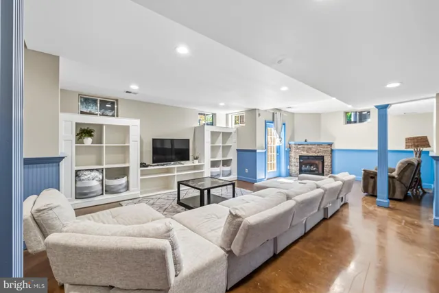 $850,000 | 99 Hummingbird Court, Dunkirk, MD 20754