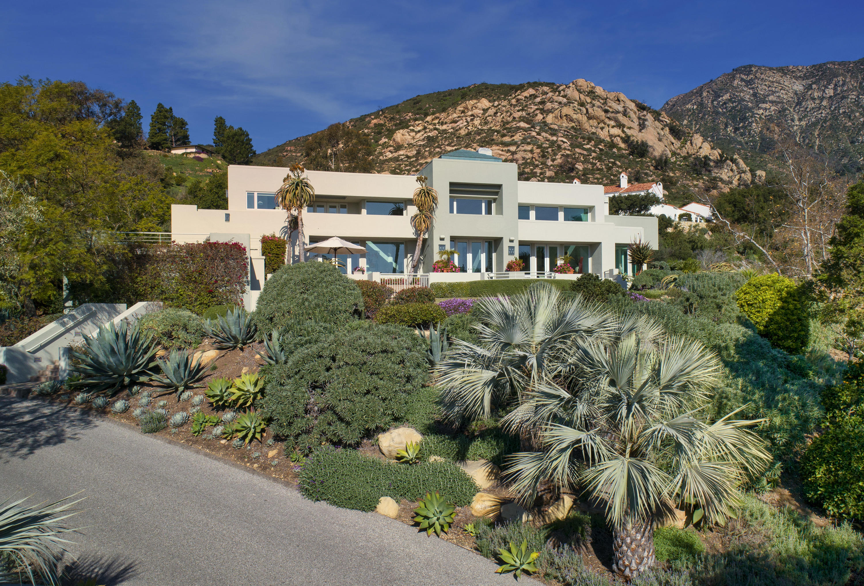915 Park Lane Montecito, CA 93108 - Photo 21 of 33 an aerial view of a house with a yard and garden