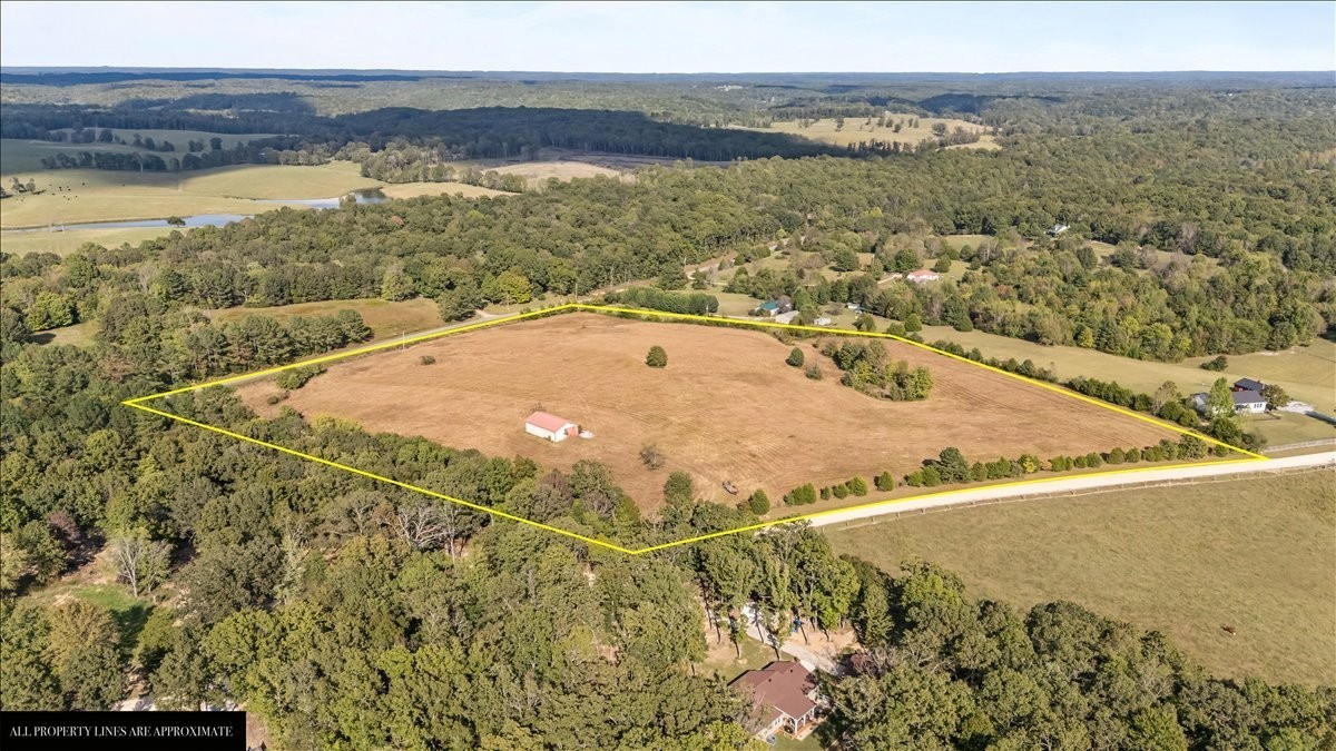 1849 Humphreys Co Line Road Dickson, TN 37055 - Photo 14 of 36 a view of a city