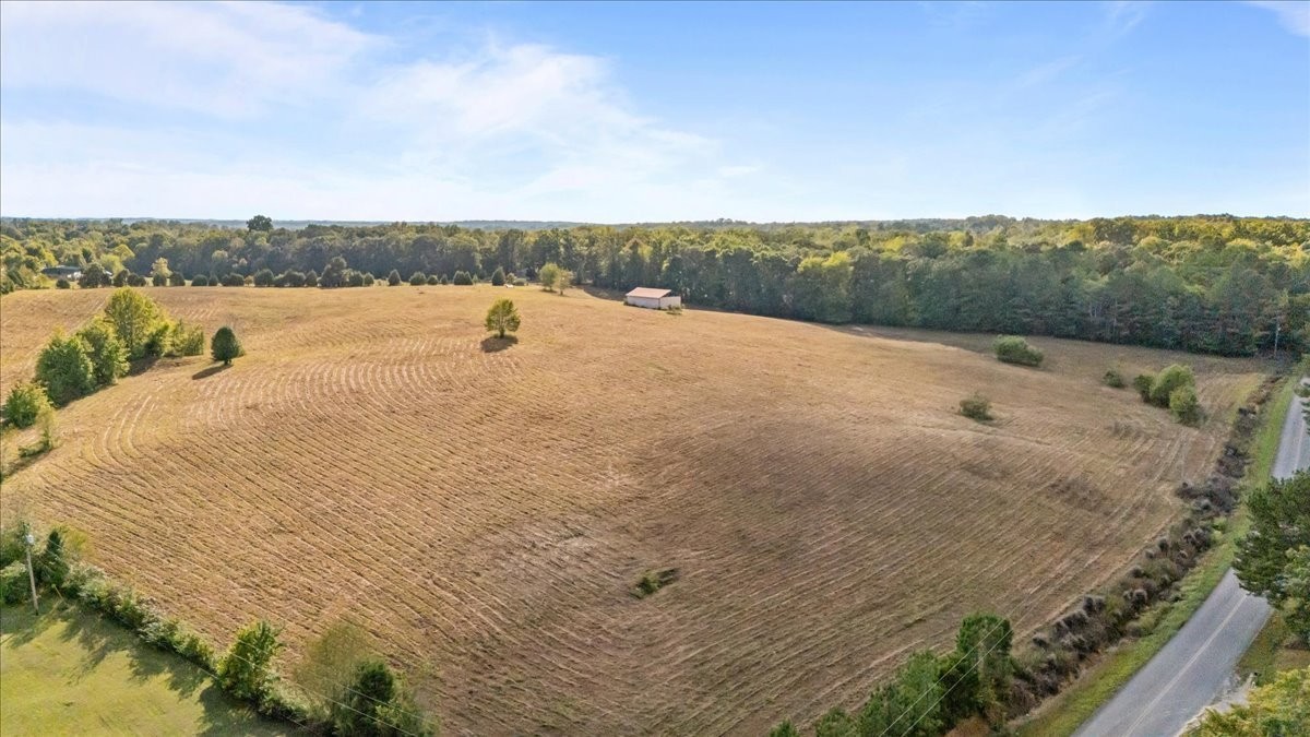 1849 Humphreys Co Line Road Dickson, TN 37055 - Photo 4 of 36