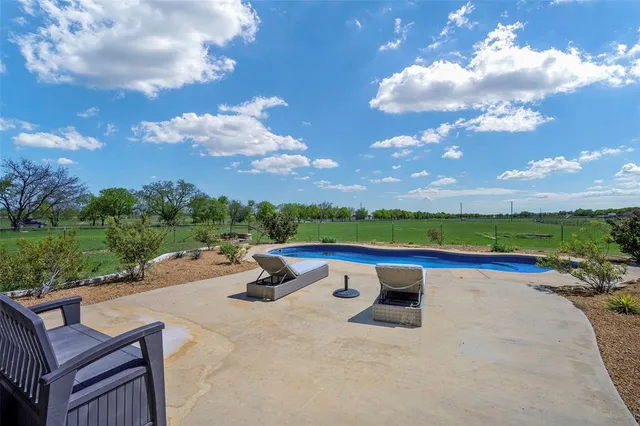 $1,199,000 | 12345 Flow Road, Krum, TX 76249