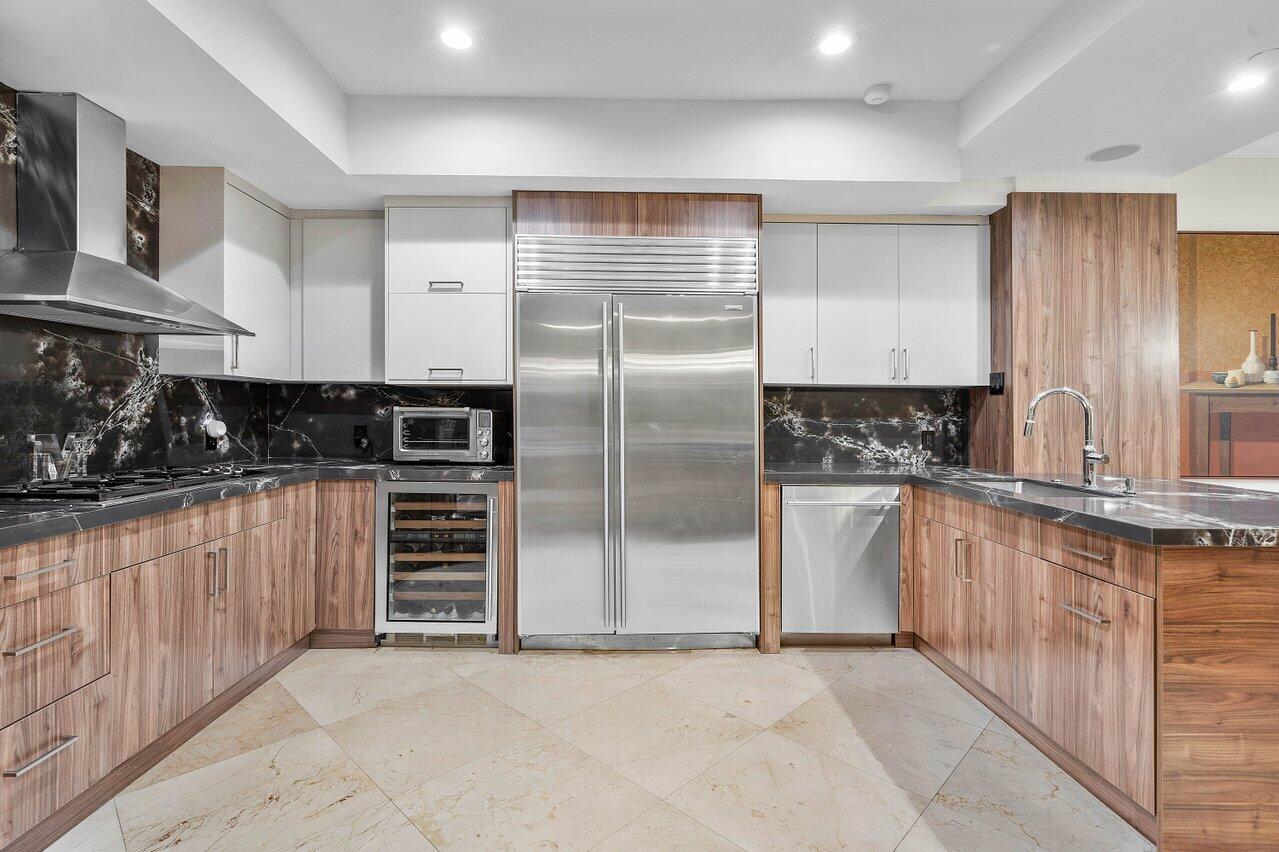 1 North Ocean Boulevard, Unit 303 Boca Raton, FL 33432 - Photo 5 of 32 009-1NorthOceanBoulevard-Unit303-BocaRat