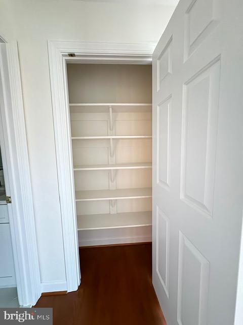 1811 Fallbrook Lane Vienna, VA 22182 - Photo 16 of 36