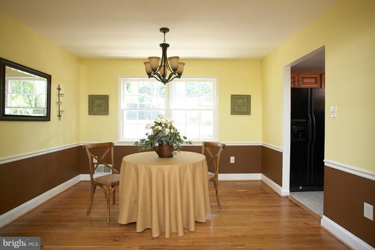 2212 Kings House Road Silver Spring, MD 20905 - Photo 4 of 30 Dining Room