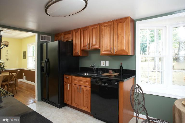 2212 Kings House Road Silver Spring, MD 20905 - Photo 6 of 30 Kitchen