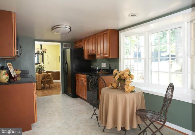 2212 Kings House Road Silver Spring, MD 20905 - Photo 7 of 30 Kitchen