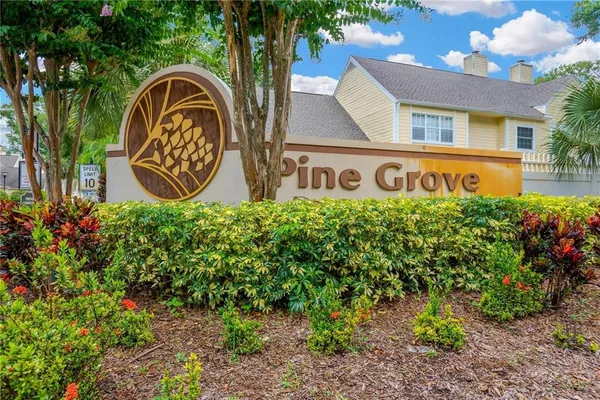 $299,900 | 3612 Pine Knot Drive, Unit 3612, Valrico, FL 33596