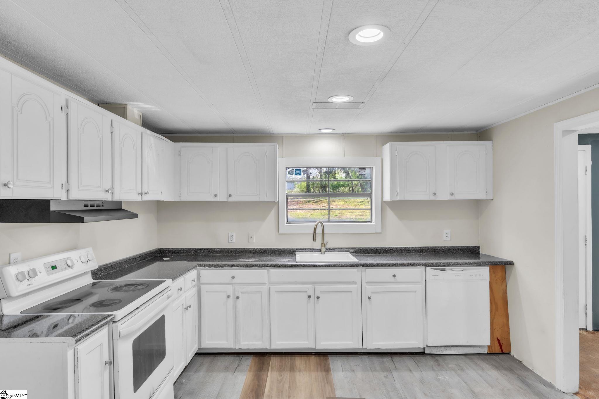 105 Dyar Drive Anderson, SC 29621 - Photo 9 of 32