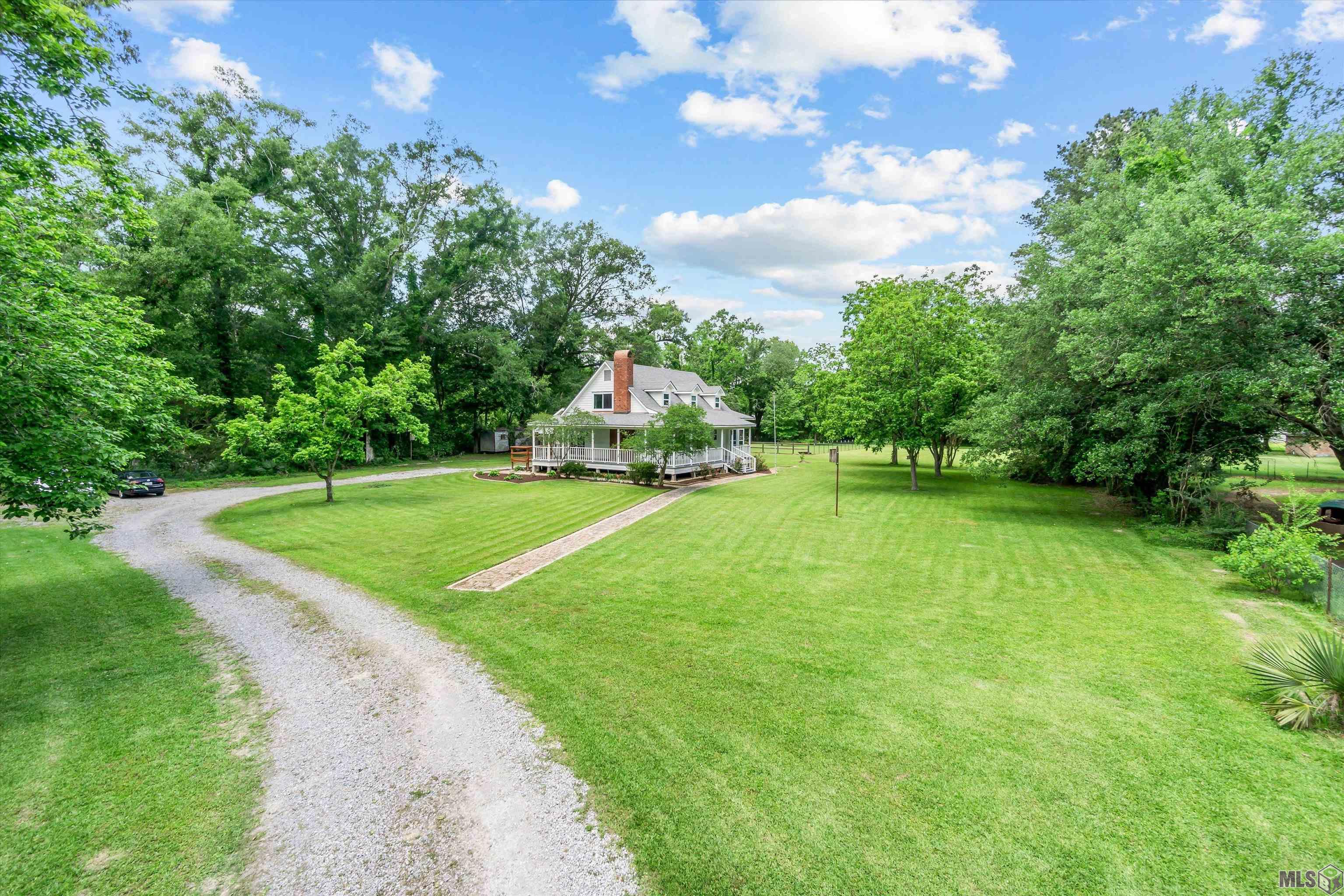 13179 Dee Gautreau Road Gonzales, LA 70737 - Photo 2 of 22 Gallery Image 2