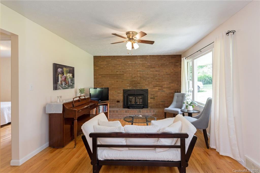 44 McDonald Road Arden, NC 28704 - Photo 4 of 18 Gallery Image 4