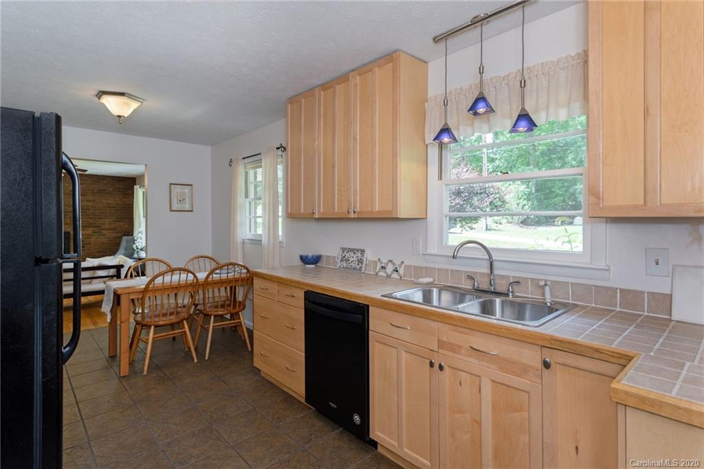 44 McDonald Road Arden, NC 28704 - Photo 8 of 18 Gallery Image 8