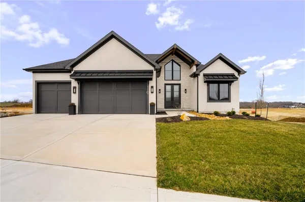 $869,900 | 11289 South Sunray Drive, Olathe, KS 66061