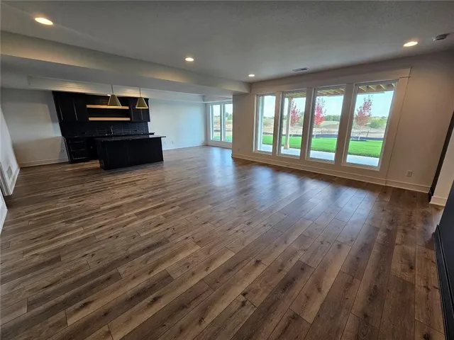 $909,900 | 11289 South Sunray Drive, Olathe, KS 66061