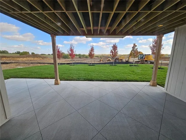 $909,900 | 11289 South Sunray Drive, Olathe, KS 66061