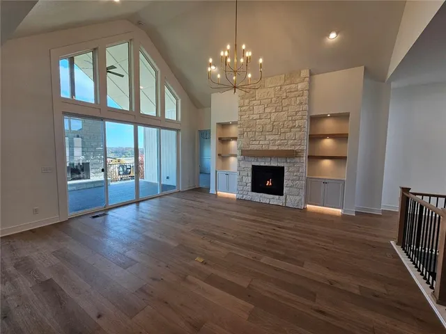 $909,900 | 11289 South Sunray Drive, Olathe, KS 66061