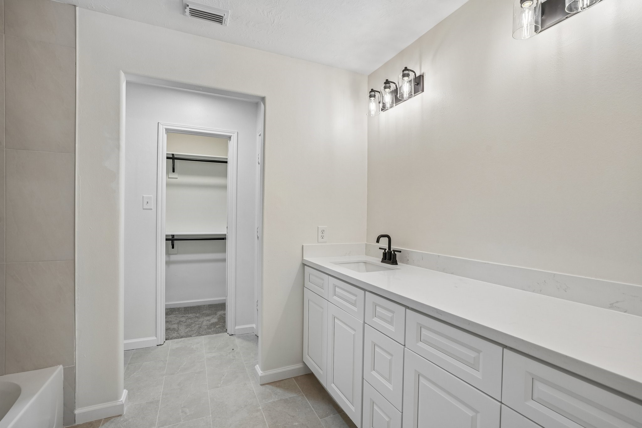 4419 Crossvine Avenue Baytown, TX 77521 - Photo 21 of 38 View of the primary bathroom.