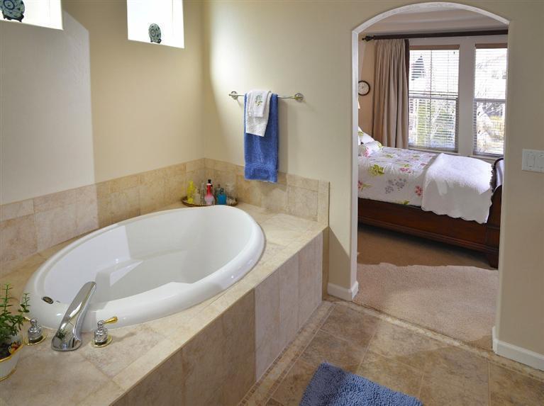 30 Eagle Ranch Road Eagle, CO 81631 - Photo 20 of 25 Master bathroom