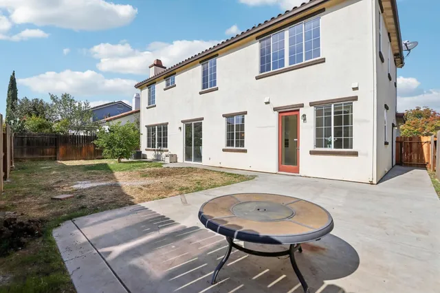 $549,000 | 1412 Cliff Swallow Drive, Patterson, CA 95363