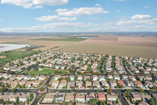 $549,000 | 1412 Cliff Swallow Drive, Patterson, CA 95363