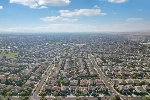 $549,000 | 1412 Cliff Swallow Drive, Patterson, CA 95363