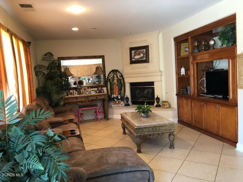 630 Riviera Court Oxnard, CA 93035 - Photo 8 of 12 IMG_2885