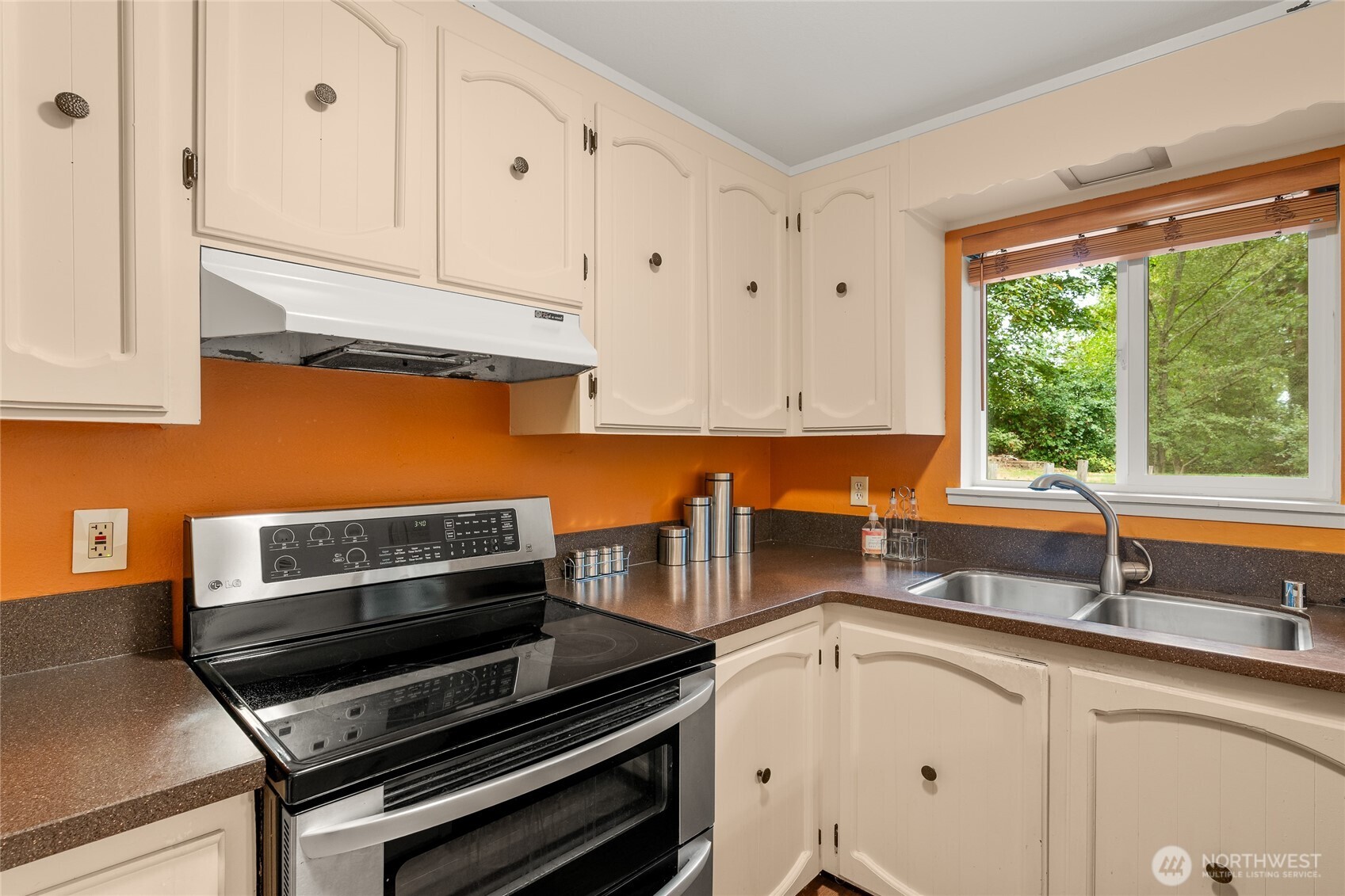 23811 Brier Road Brier, WA 98036 - Photo 13 of 40 Gallery Image 13