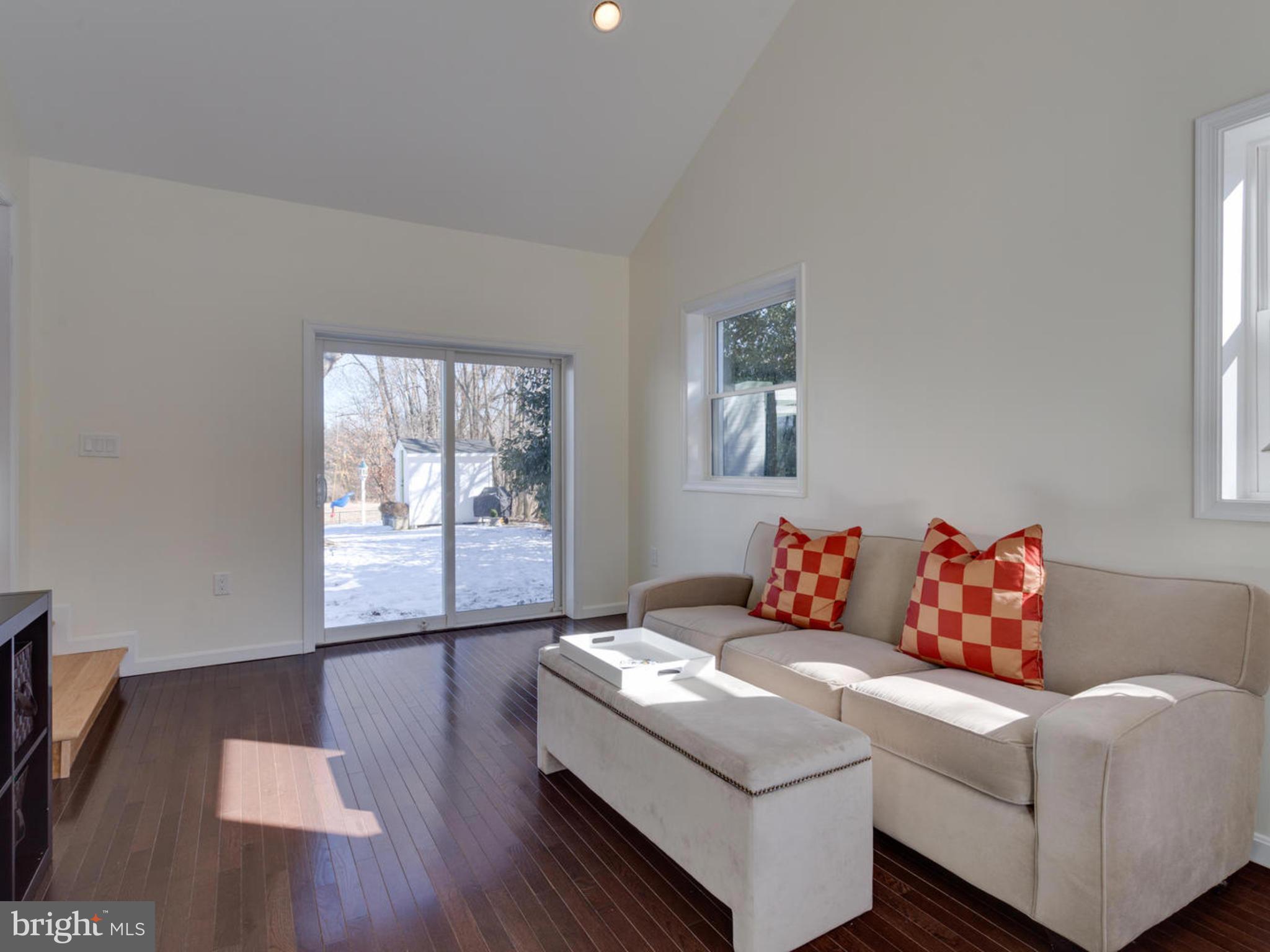 1245 Kurtz Road McLean, VA 22101 - Photo 18 of 26 Family Room