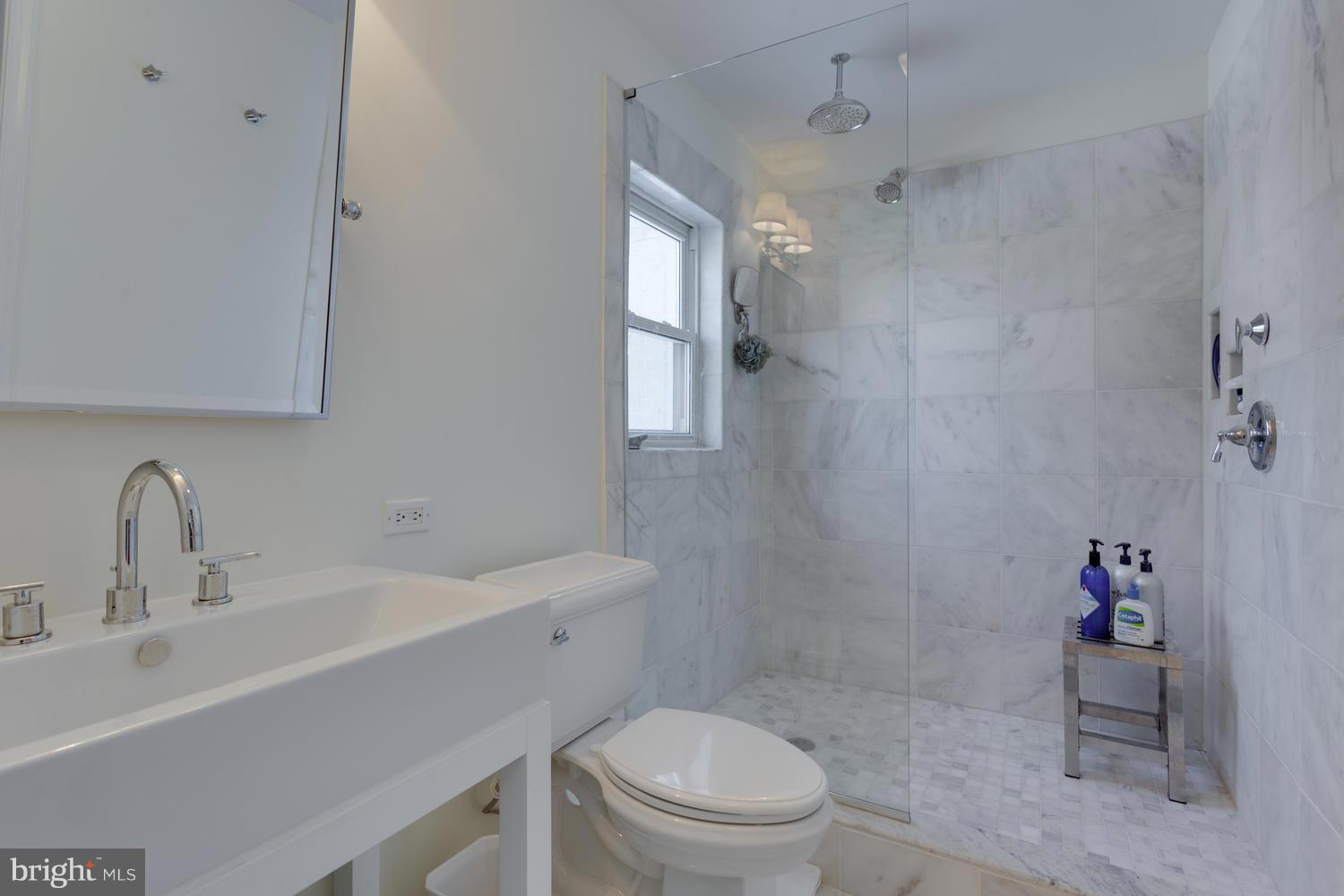 1245 Kurtz Road McLean, VA 22101 - Photo 21 of 26 Bath (Master)