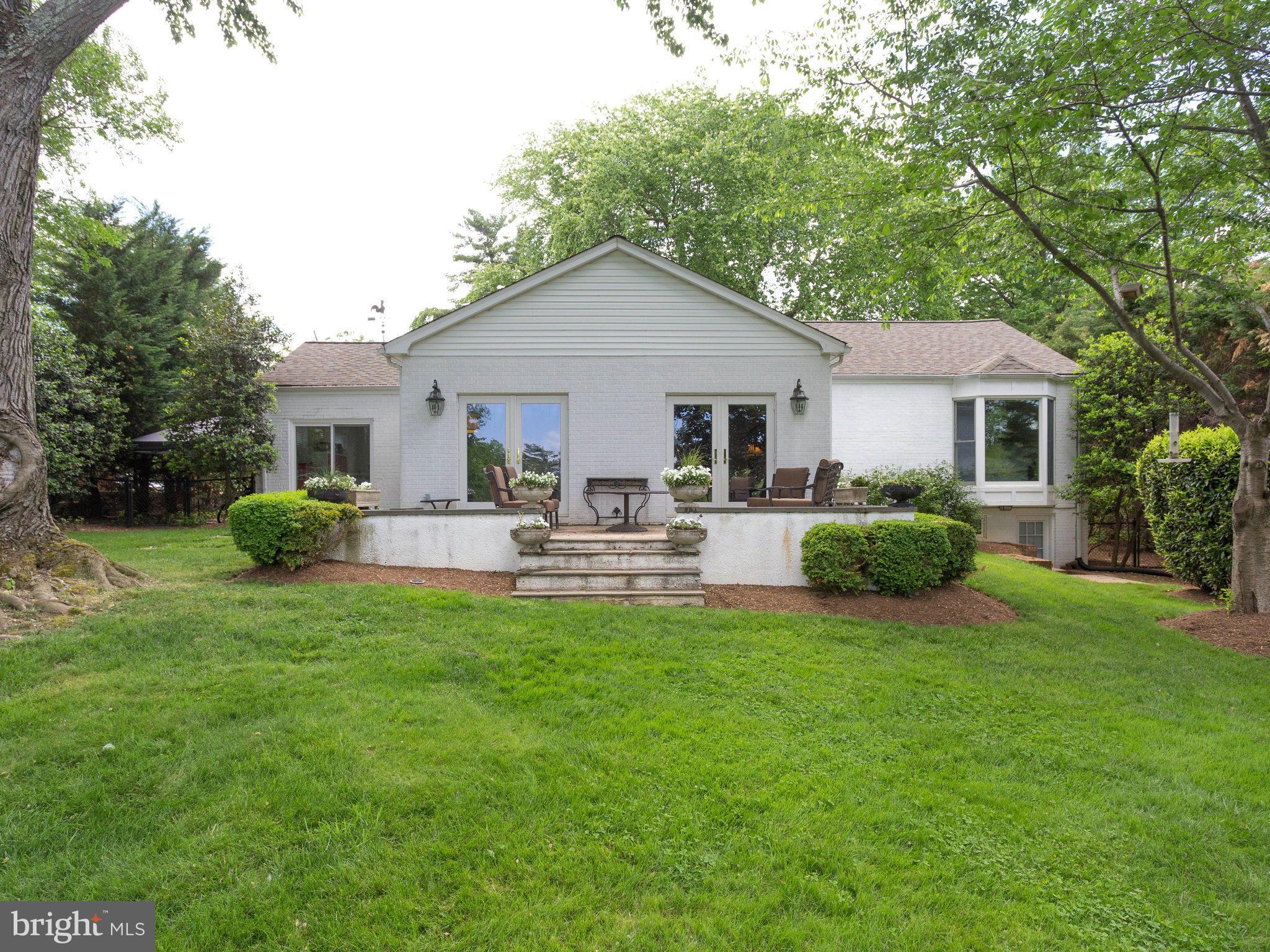 1245 Kurtz Road McLean, VA 22101 - Photo 5 of 26 Exterior (Rear)