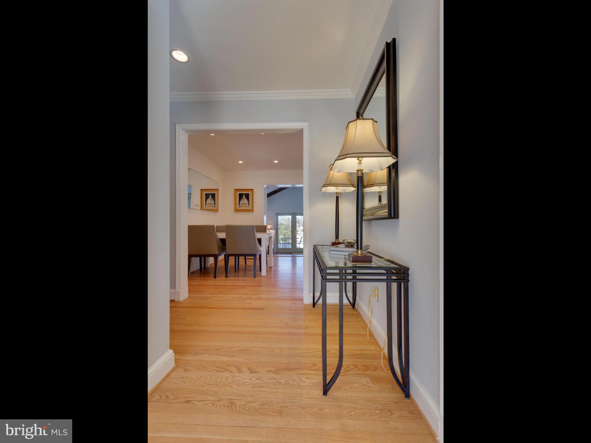 1245 Kurtz Road McLean, VA 22101 - Photo 8 of 26 Foyer
