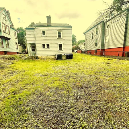 $2,200 | 122 Garden Street, Unit 2, Poughkeepsie, NY 12601