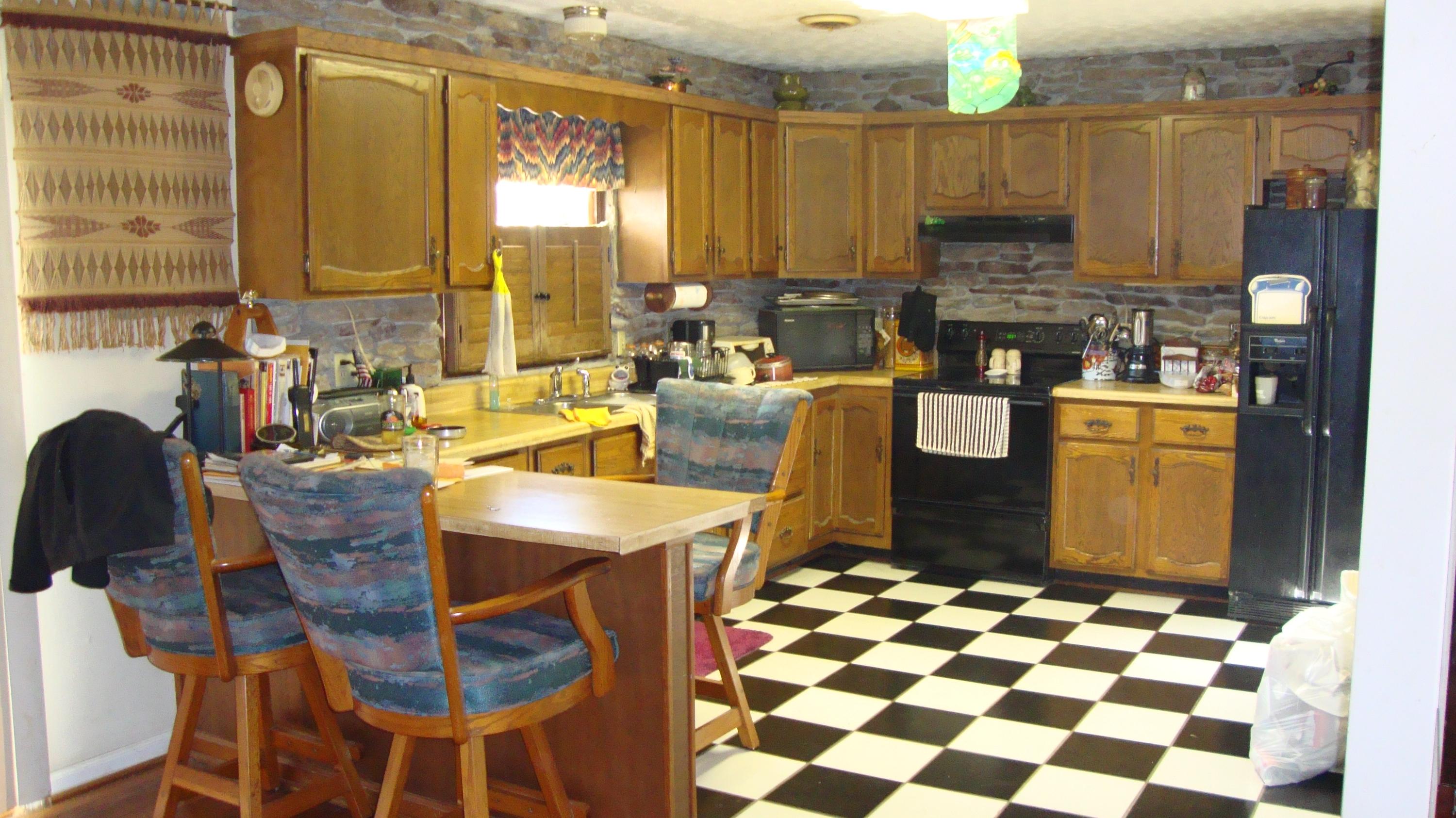 11104 Dickerson Mill Road Moneta, VA 24121 - Photo 19 of 47 Fully Equipped Kitchen