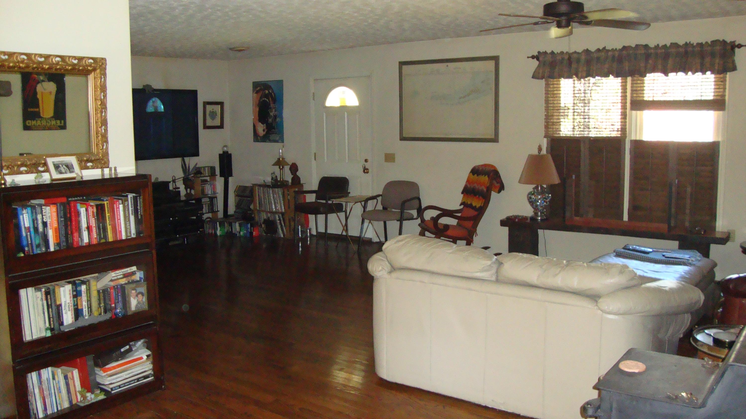 11104 Dickerson Mill Road Moneta, VA 24121 - Photo 3 of 47 Great Room With Hardwood Floors