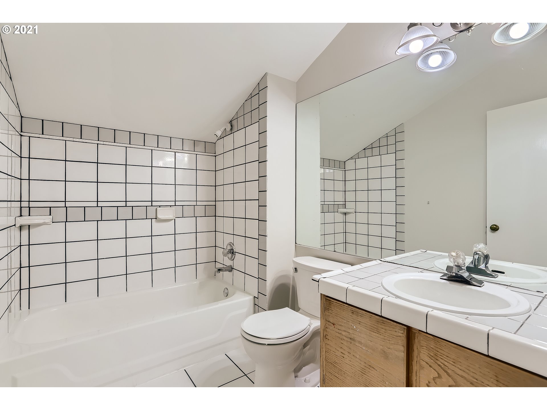 13290 Southwest Chimney Ridge Court Tigard, OR 97223 - Photo 22 of 32 Gallery Image 22